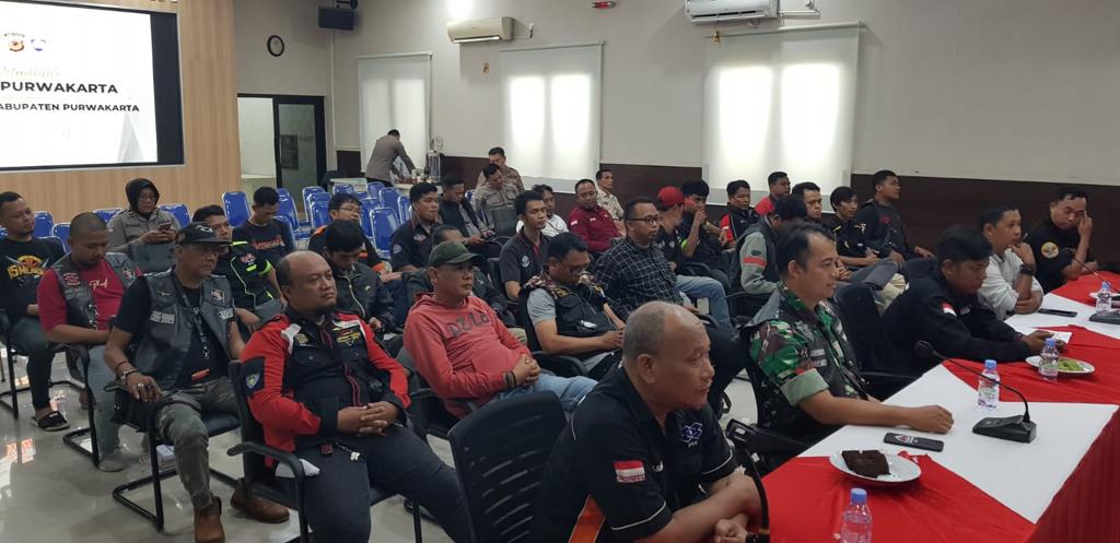 polda Jawa Barat gelar kegiatan silaturahmi bersama club motor yang ada di Kabupaten Purwakarta.