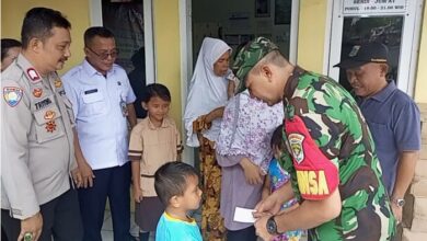 Koramil 04/ Pulogadung, Kodim 0505/Jakarta Timur berbagi rezeki dengan menyantuni anak yatim piatu dan dhuafa