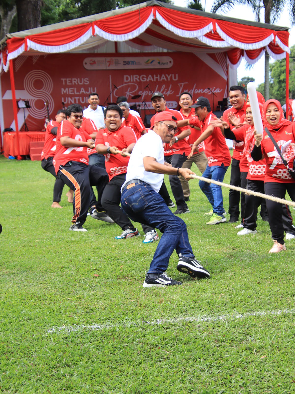 berbagai kegiatan perlombaan yang juga diikuti Direktur PTPN 2 serta Board of Management (BoM) PTPN 2 dan karyawan karyawan nya