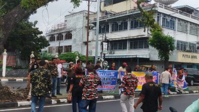 Aksi Demo Mayarakat Karo Depan Kanwil BPN Sumut, Tuntut Copot Kepala BPN Karo*