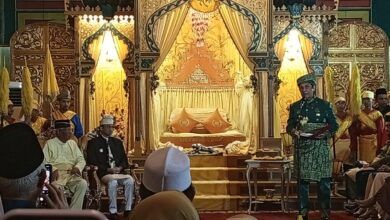 Kesultanan Deli Anugerahkan Gelar Datuk Seri Duta Paduka Raja kepada DR H Rahmat Shah
