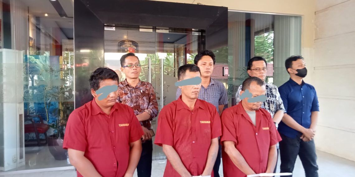 Dirkrimum Polda Sumut soemaryono bersama jajaran subdit III Jatanras Direktorat reskrimum Polda Sumut berhasil meringkus 3 tersangka penganiayaan dan pembakaran mobil wartawan