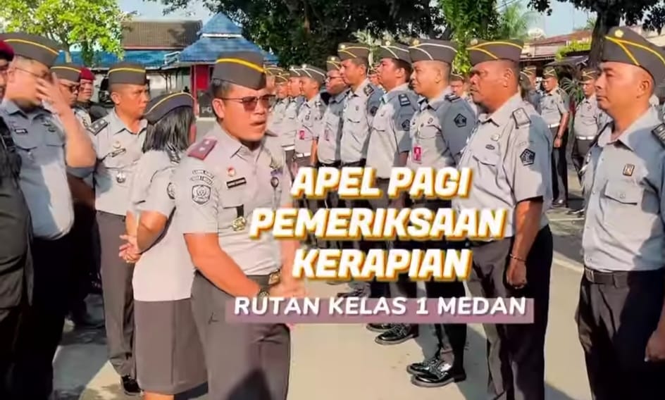 Apel pagi yang di pimpin Karutan Nimrot sihotang, sekaligus pemeriksaan pakaian dinas dan kelengkapan atribut petugas rutan kelas I Medan