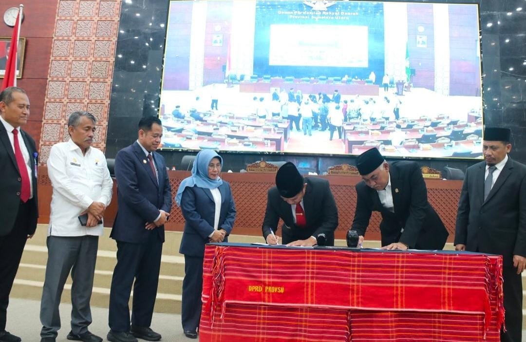 Pj Gubsu bersama DPRD Sumut Setujui Penetapan dua Ranperda Menjadi Perda