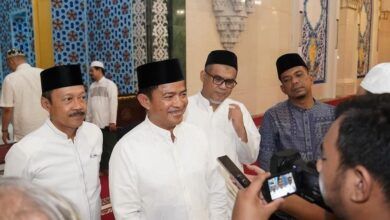 Malam pertama tarawih, Pj Gubsu sholat di Mesjid Agung Medan bersama masyarakat