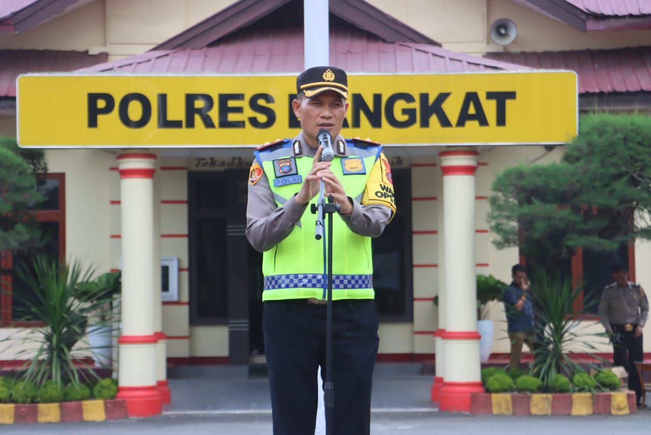 Wakapolres Langkat Pimpin Apel Pengamanan Malam Takbiran 1445 H / 2024 M