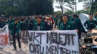 Ratusan Mahasiswa Desak Rektor USU Mundur, Efek dari Uang Kuliah Naik 100%