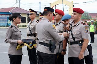 Pimpin Upacara Serah Terima Jabatan Kasat Narkoba dan Kasat Lantas