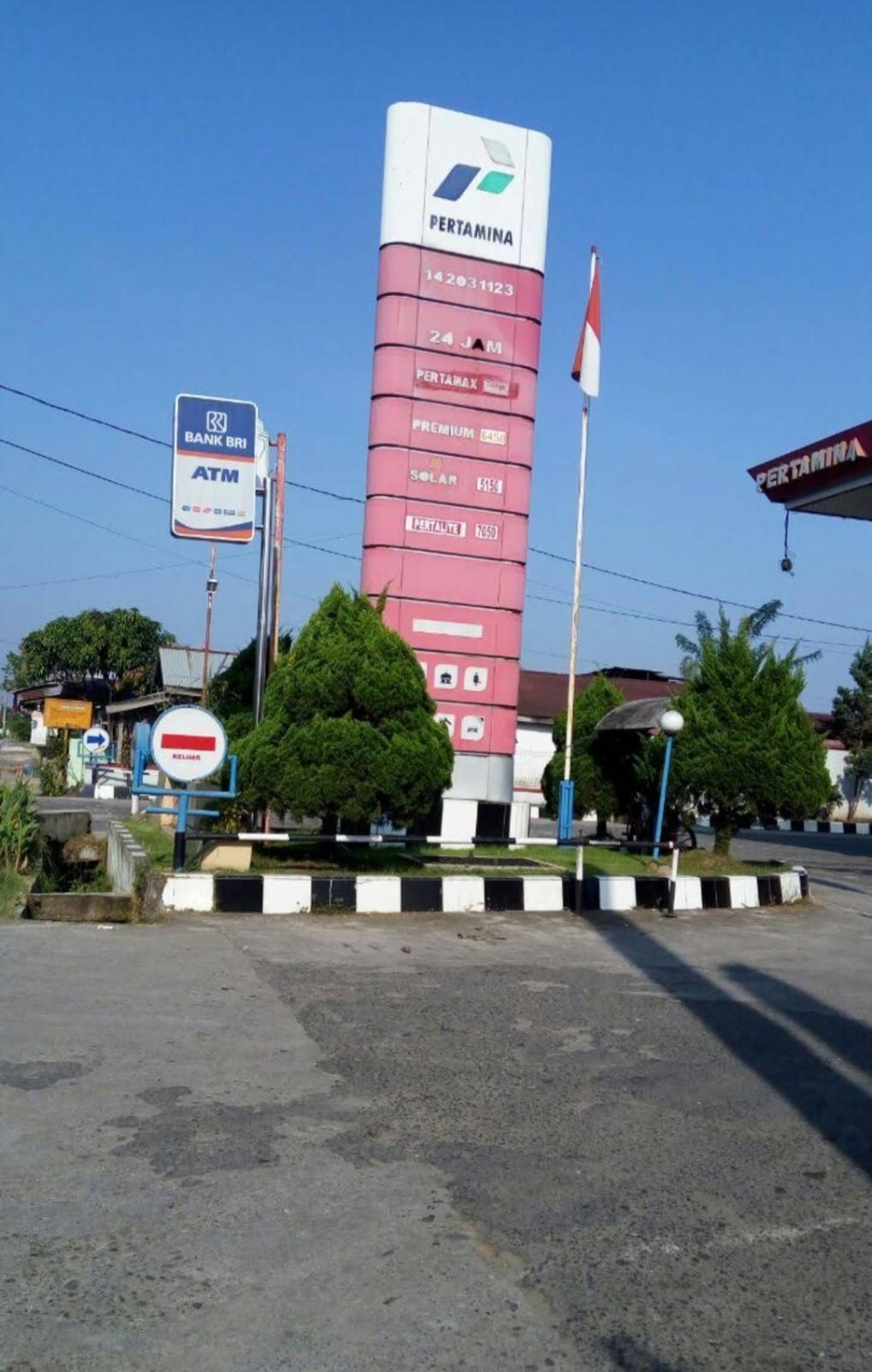 Kedapatan Jual BBM Berdrigen, Pengawas SPBU 14 2031123 Provokasi Warga Serang Wartawan